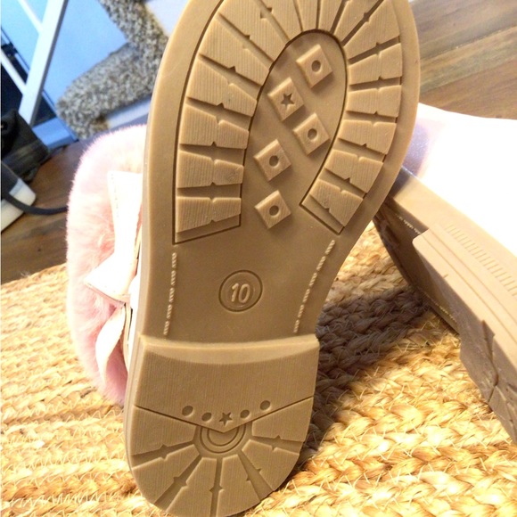 Pink Fur Boots - Picture 4 of 4